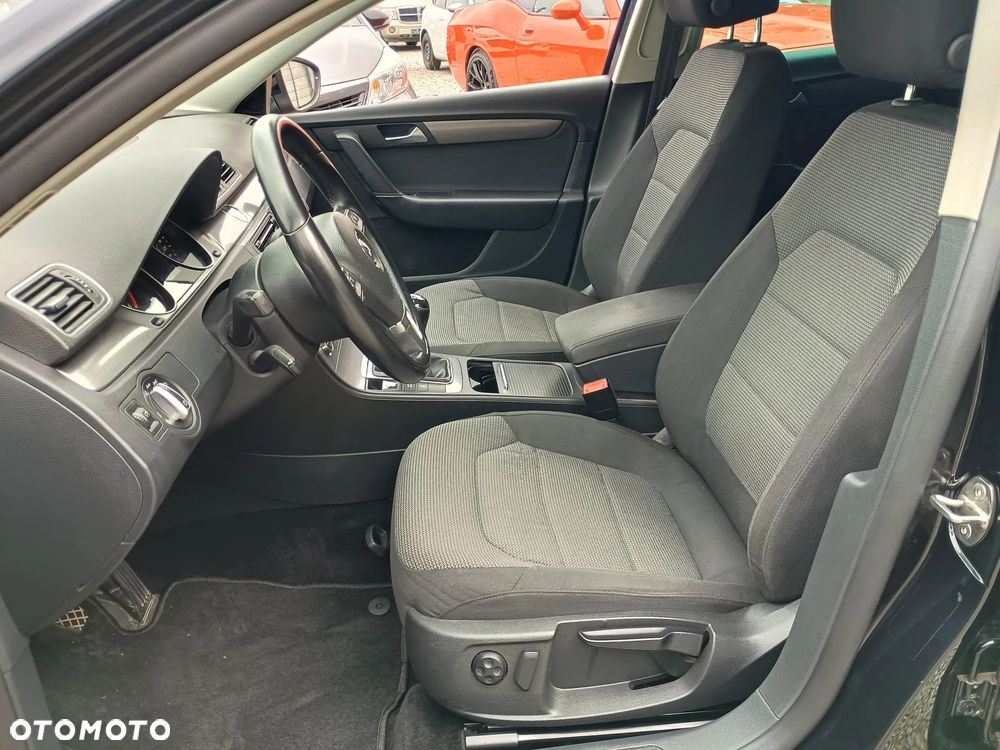 Volkswagen Passat 2.0 Blue TDI SCR Trendline - 11