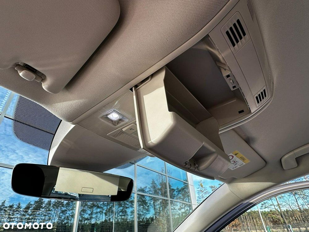 Volkswagen Passat Variant - 37