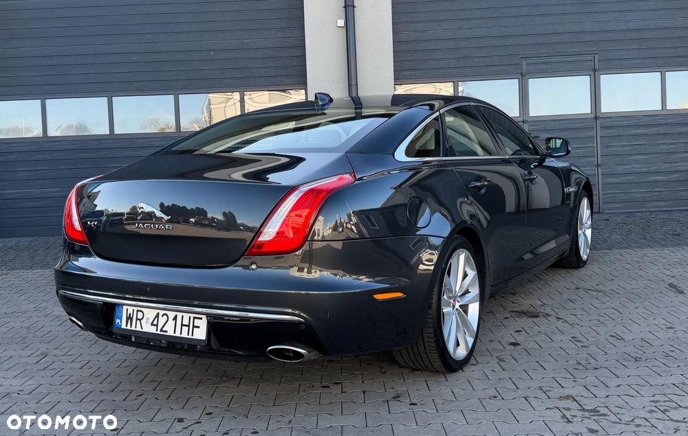 Jaguar XJ 3.0 D V6 Premium Luxury - 19