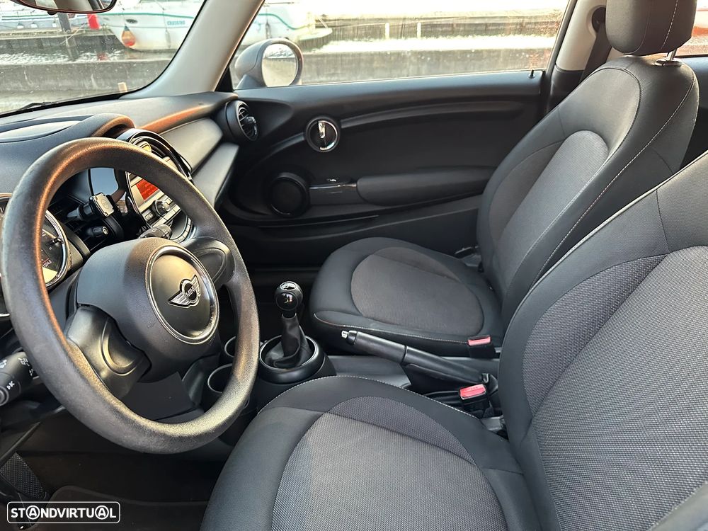 MINI 3 Portas One - 18