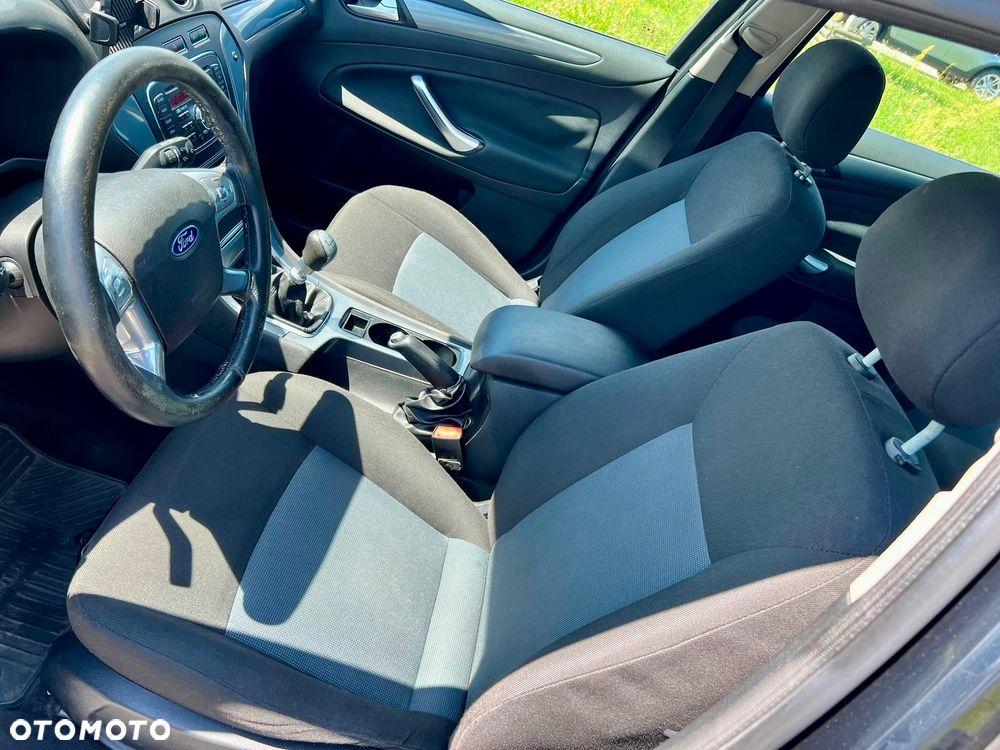 Ford Mondeo - 13