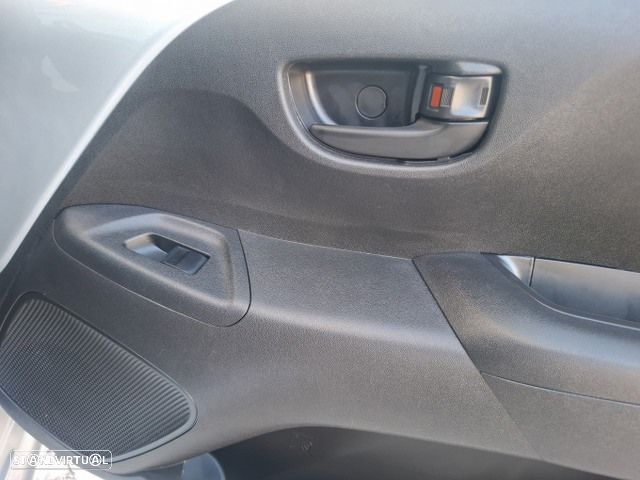 Toyota Aygo 1.0 X-Play - 38