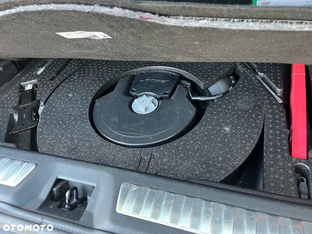 Renault Kadjar TCe 140 EDC GPF BLACK EDITION - 23