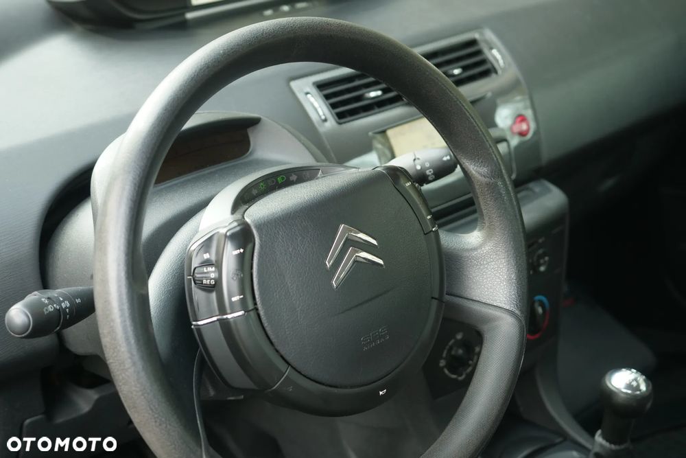 Citroën C4 1.6 16V VTR - 10