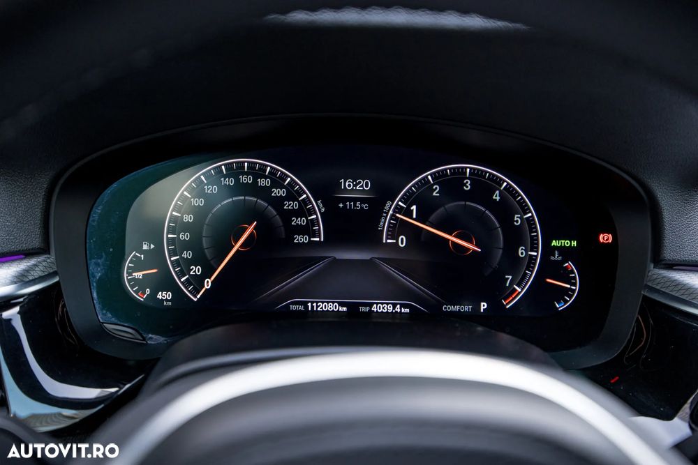 BMW Seria 5 520i AT - 24