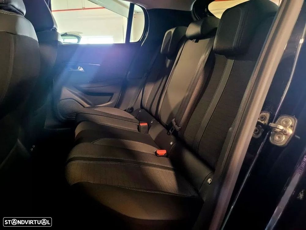 Peugeot e-208 Allure - 25