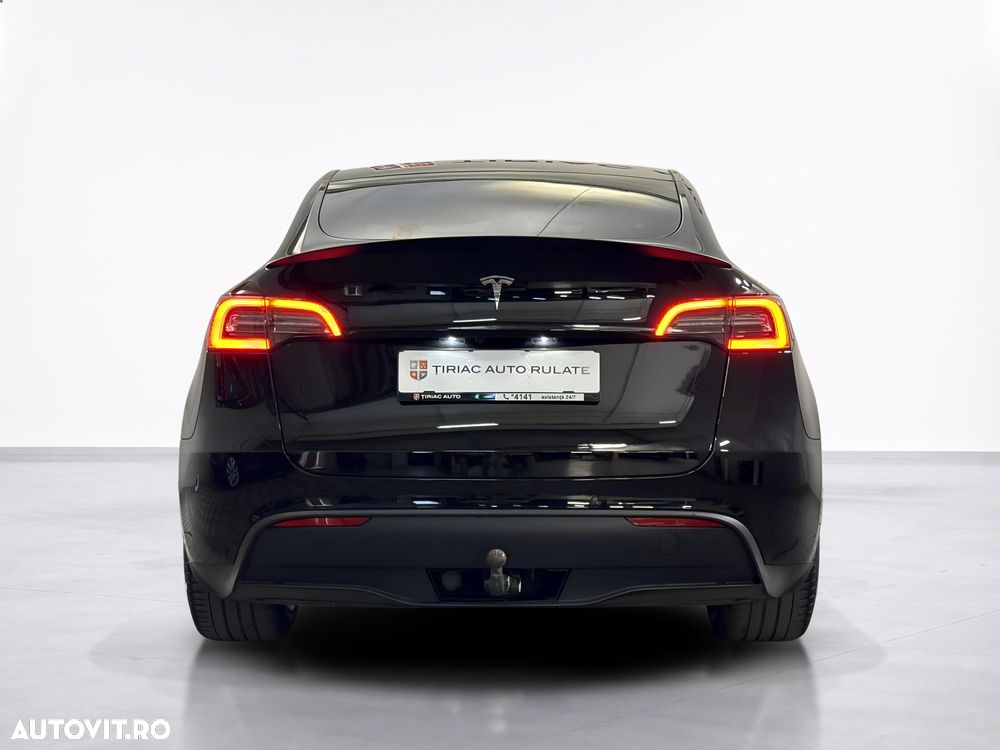 Tesla Model Y - 5