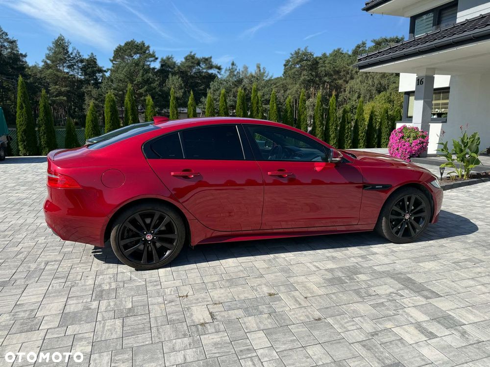 Jaguar XE 2.0 D AWD Prestige - 2