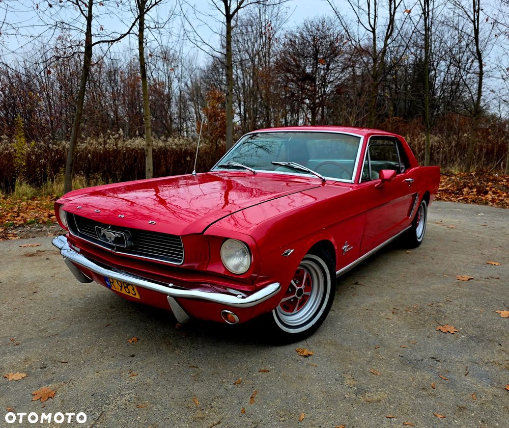 Ford Mustang - 22