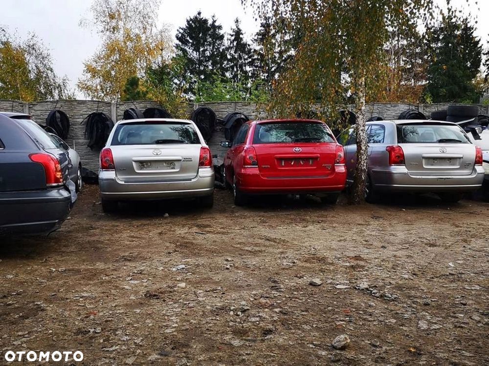 TOYOTA Avensis T25 Nadkole lewy przód 03-05r - 14