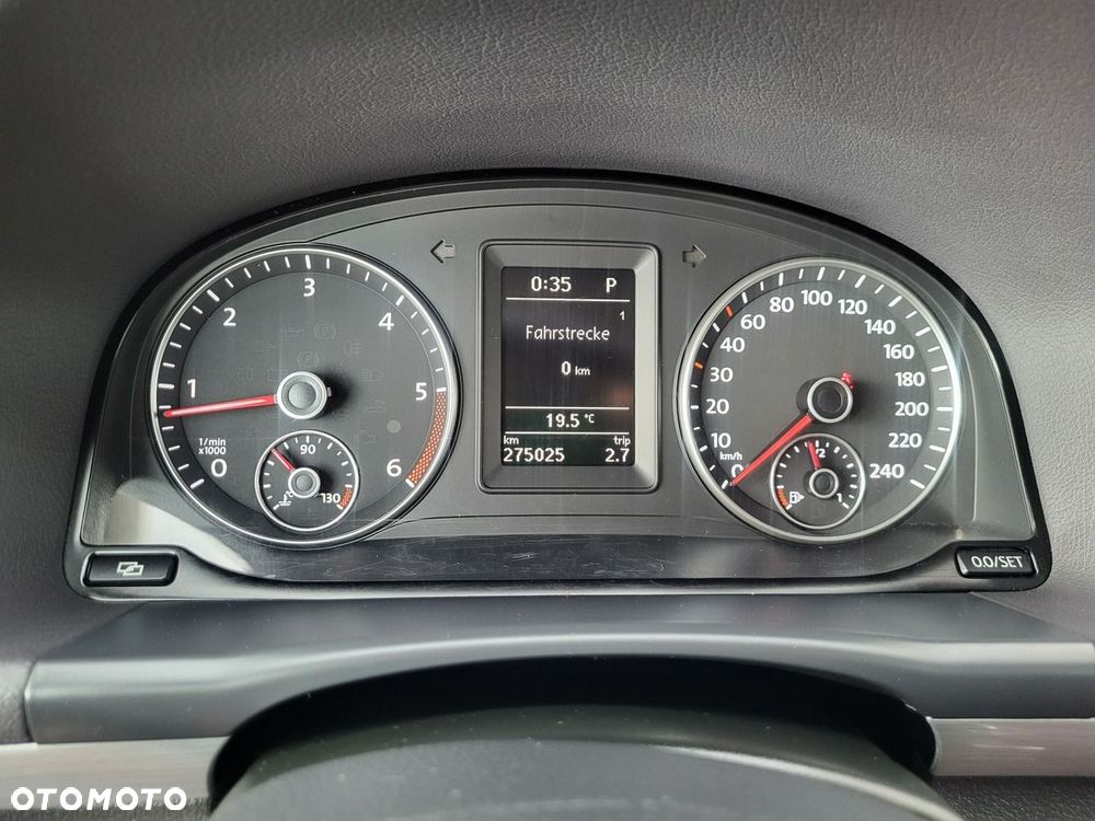 Volkswagen Touran - 31