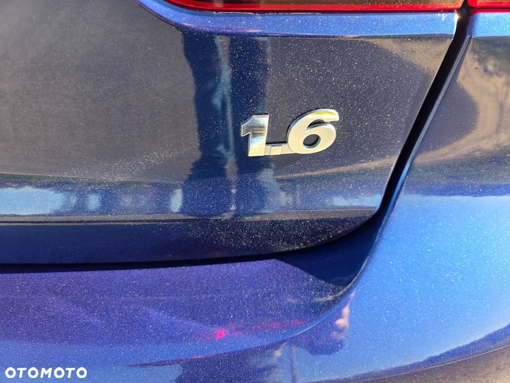 Volkswagen Golf 1.6 Comfortline - 22