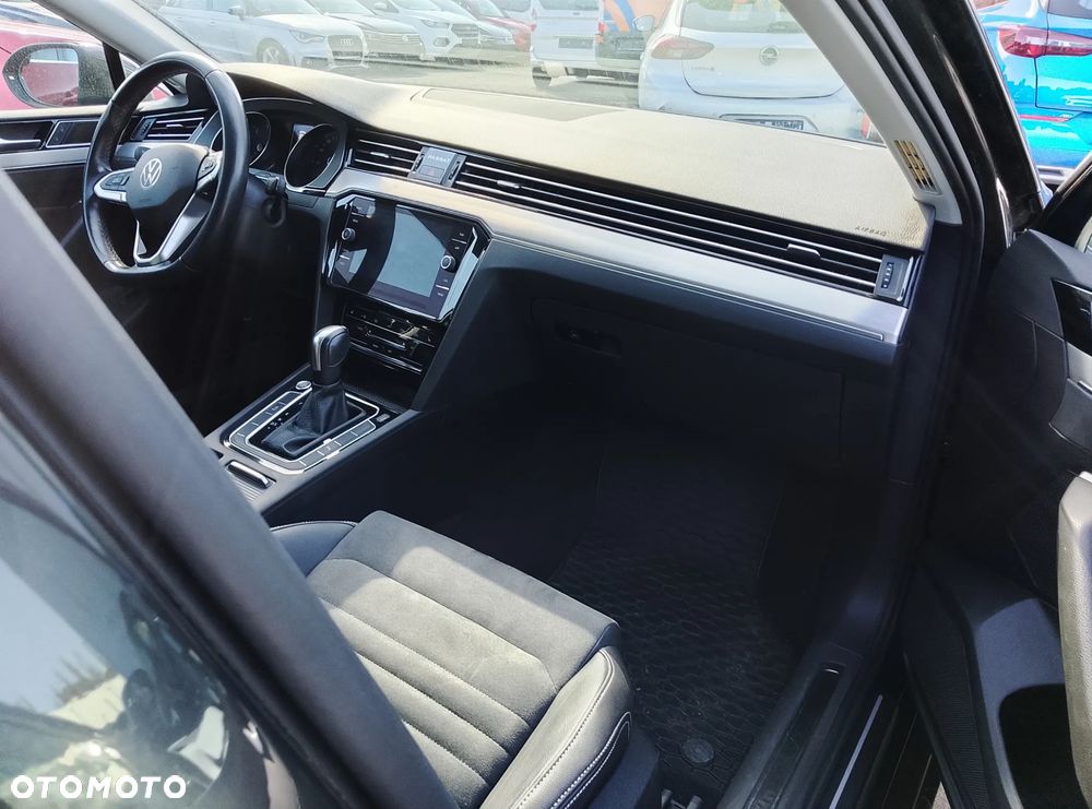 Volkswagen Passat - 14