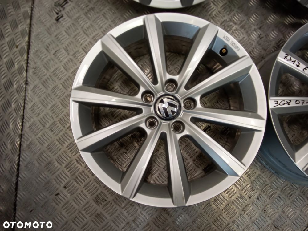 Felgi Vw Passat Arteon Tiguan Sharan T-Roc Golf 7Jx17 et38 5x112 - 5