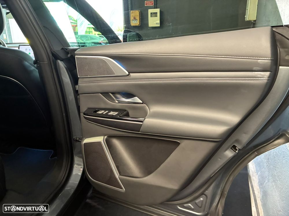 Xpeng G9 78.2 kWh Standard Range - 46