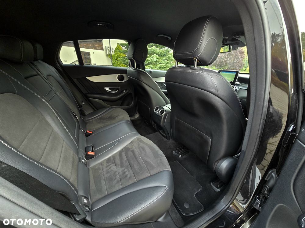 Mercedes-Benz GLC 250 d Coupe 4Matic 9G-TRONIC AMG Line - 32