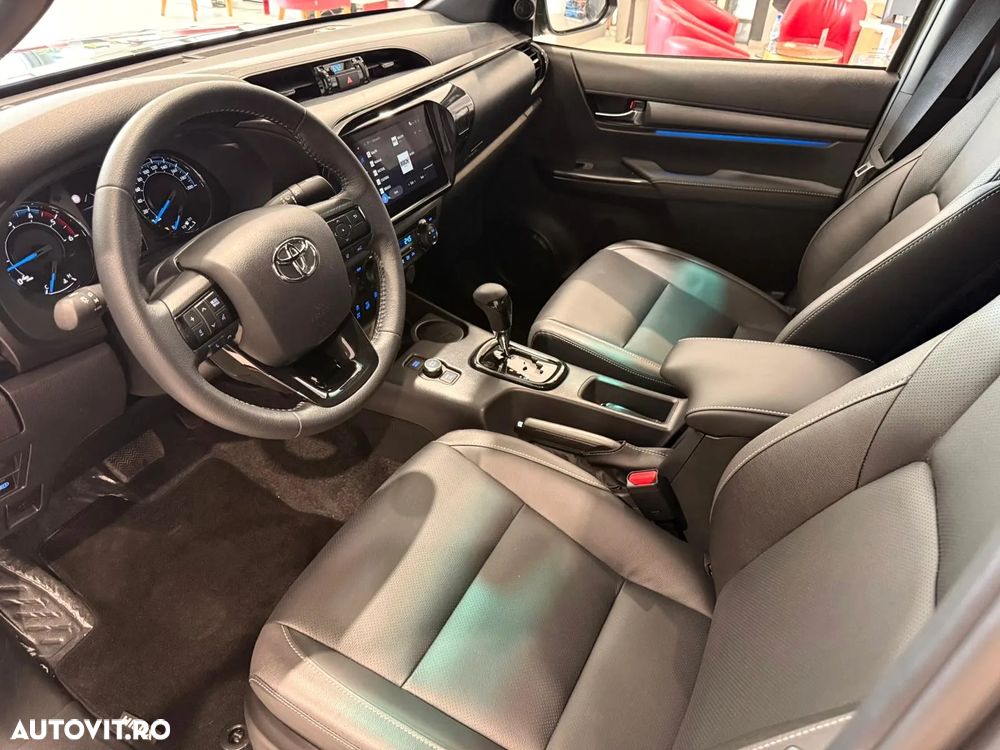 Toyota Hilux 2.8D 204CP 4x4 Double Cab AT Invincible - 9