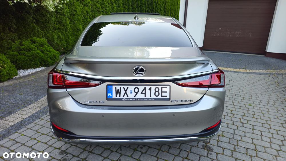 Lexus ES 300h Prestige - 4