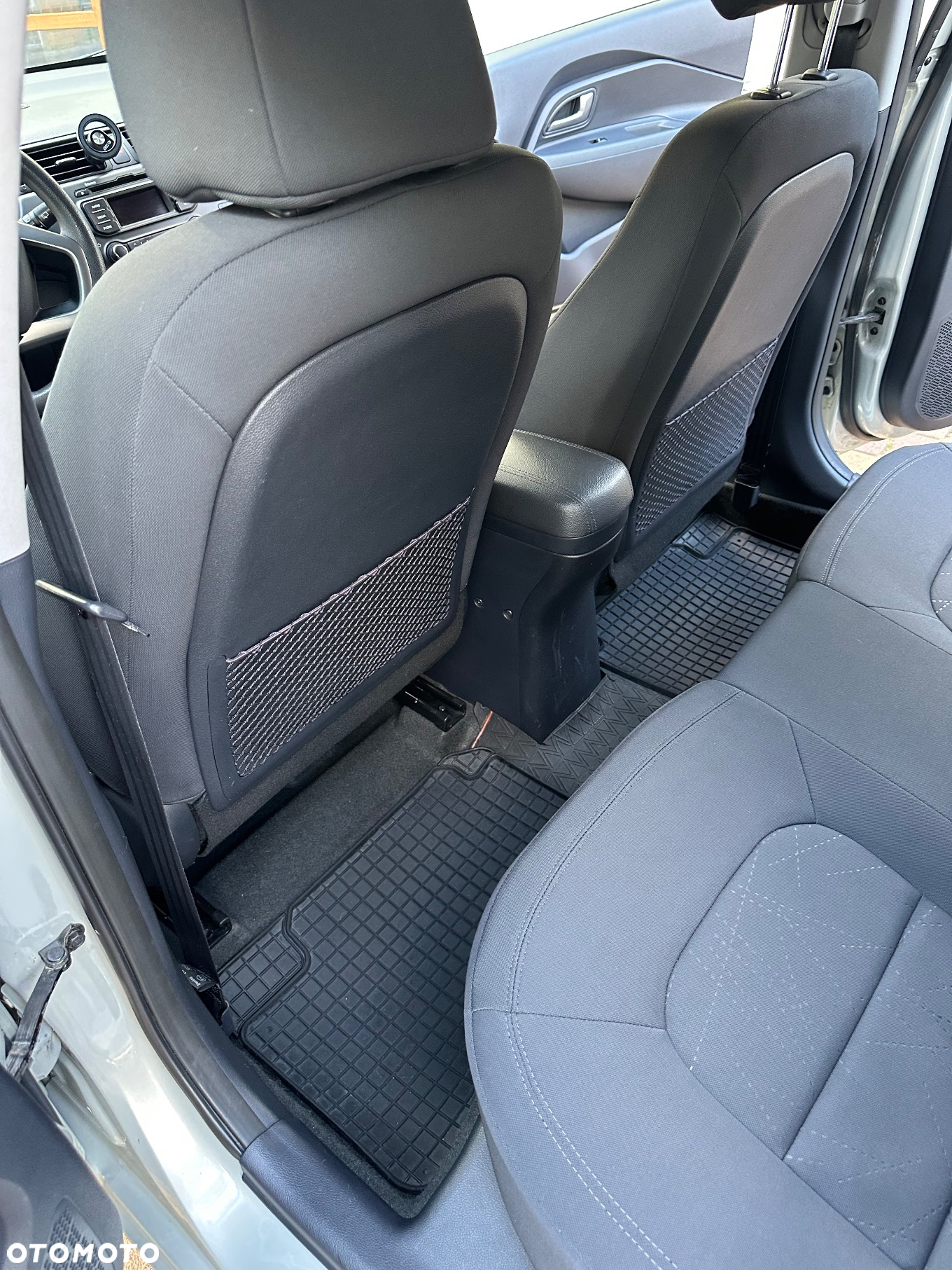 Kia Rio 1.2 L - 10