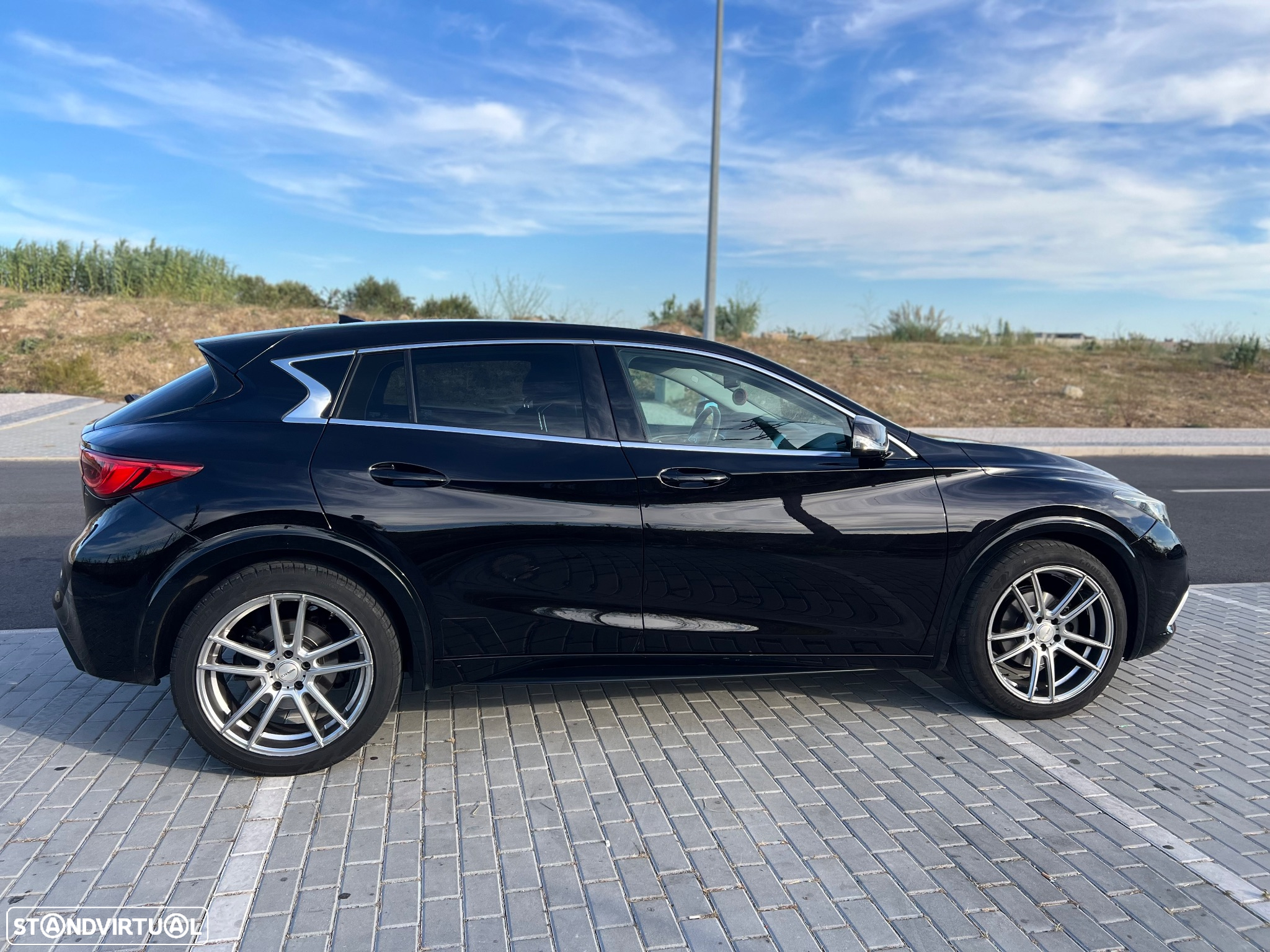 Infiniti Q30 1.5d DCT Business - 6