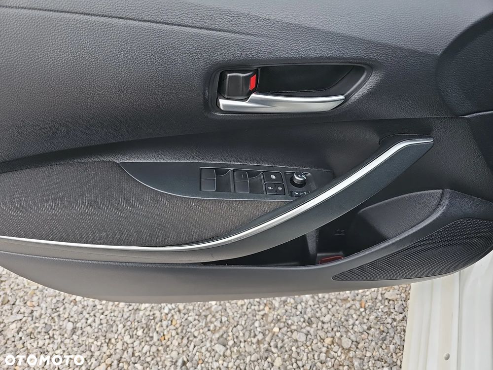 Toyota Corolla 1.8 Hybrid Comfort - 13