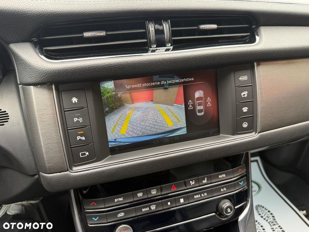 Jaguar XF S AWD - 17