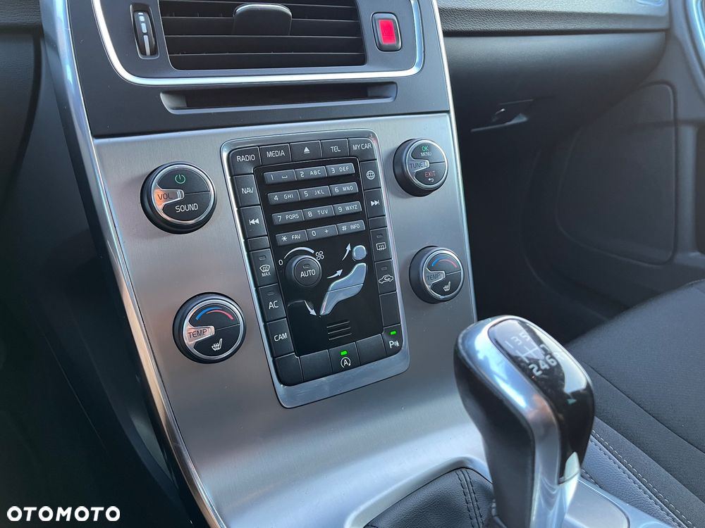 Volvo V60 D3 Momentum - 29