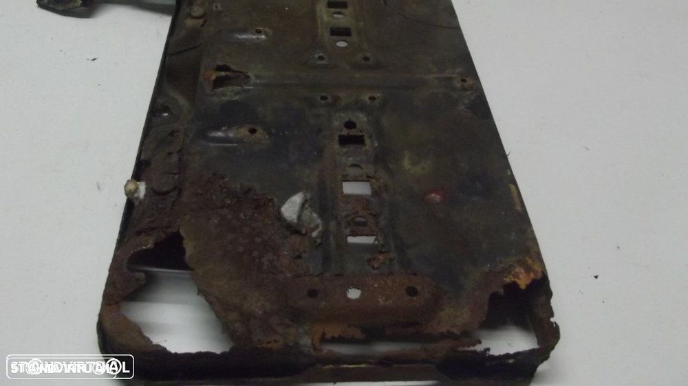 Mercedes 123 base da bateria - 3