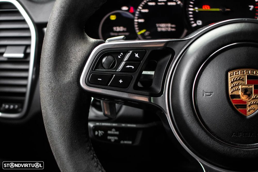 Porsche Cayenne Coupé E-Hybrid - 13