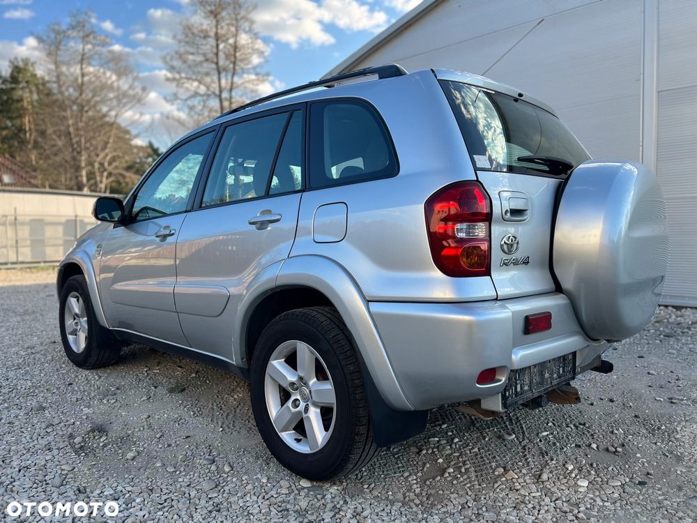 Toyota RAV4 D-4D 4x4 - 9