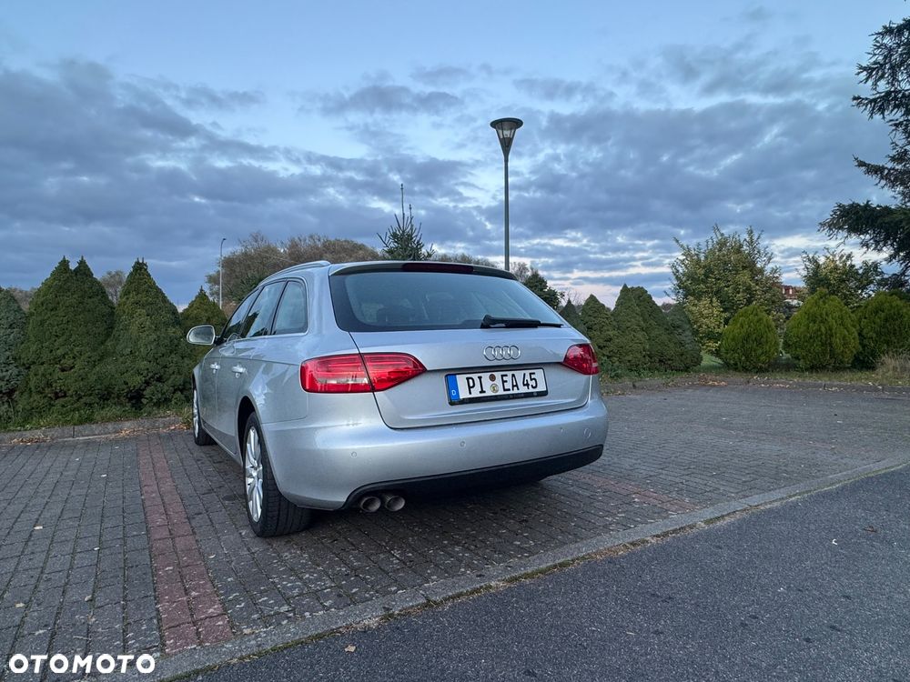 Audi A4 Avant - 10