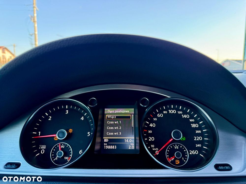 Volkswagen Passat 2.0 TDI DSG BlueMotion Technology R-Line - 28