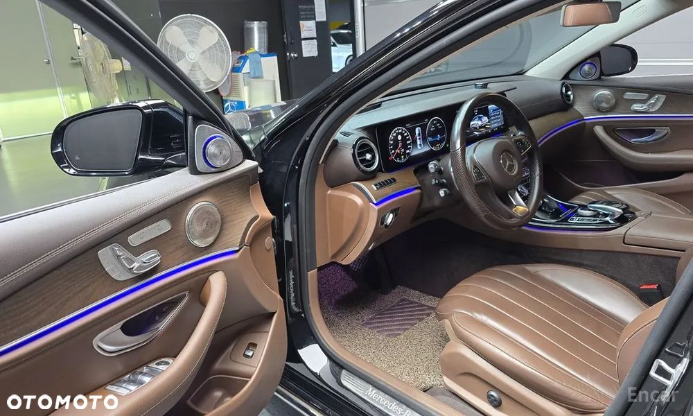 Mercedes-Benz E-Class 2017 photo 5