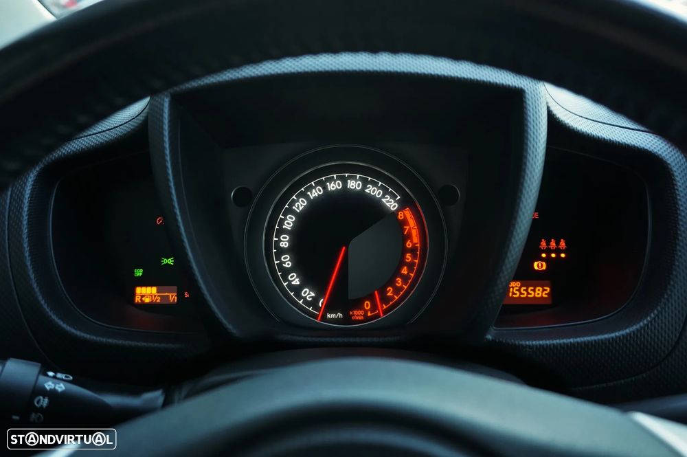 Toyota Urban Cruiser 1.33 4x2 Town - 26