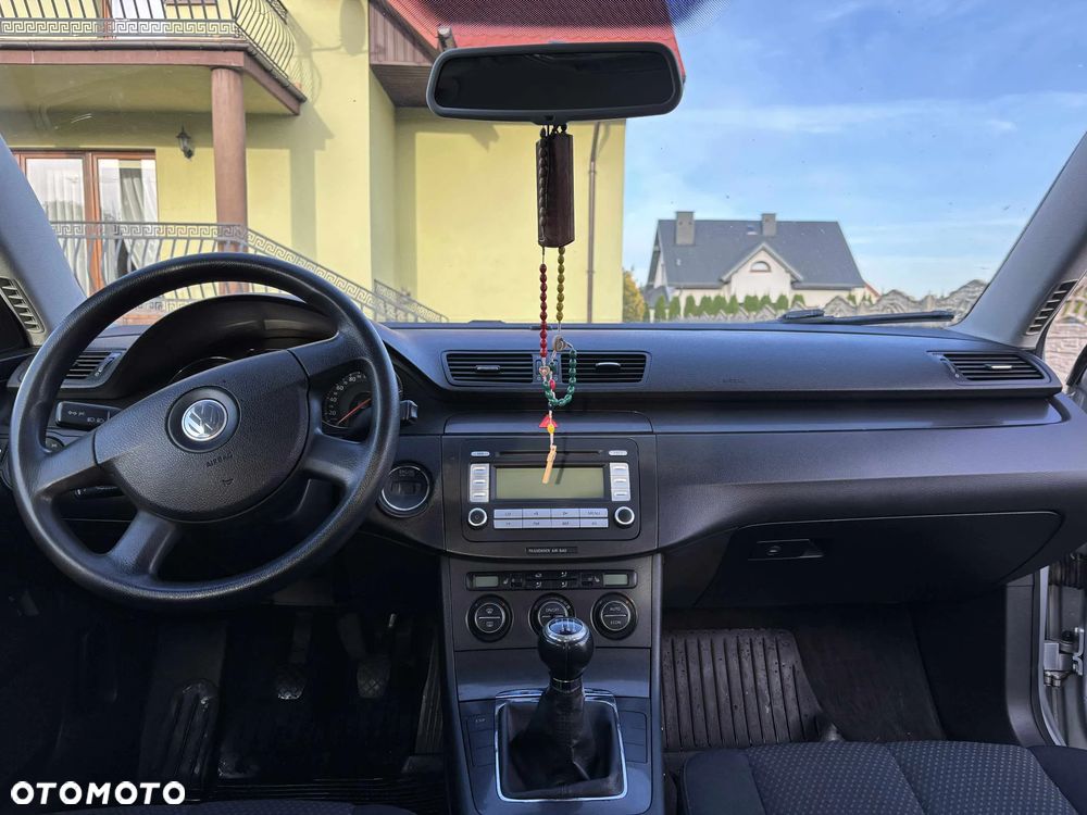 Volkswagen Passat - 14
