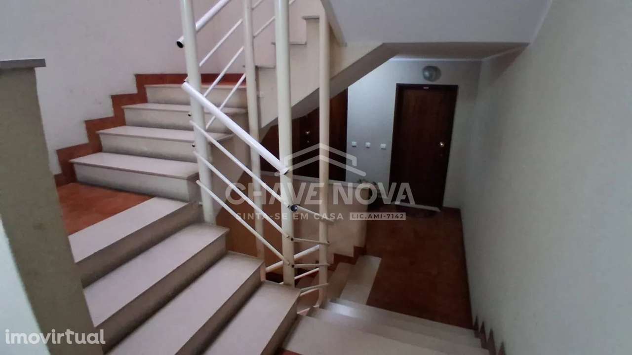 T3 com Remodelação Total Incluída | Baguim do Monte - Grande imagem: 4/19