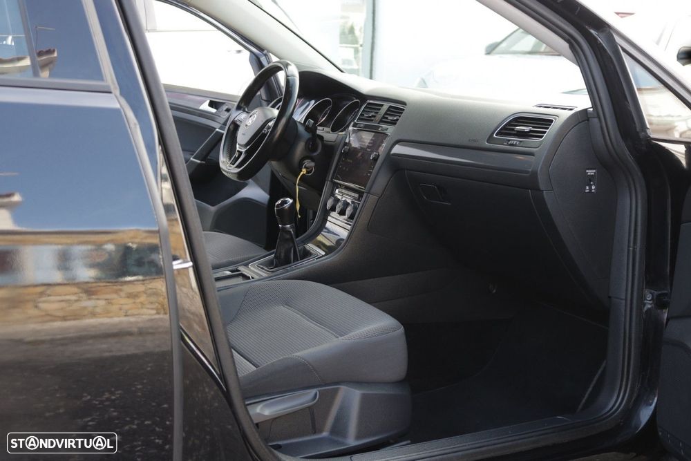 VW Golf Variant 1.6 TDi Confortline - 19