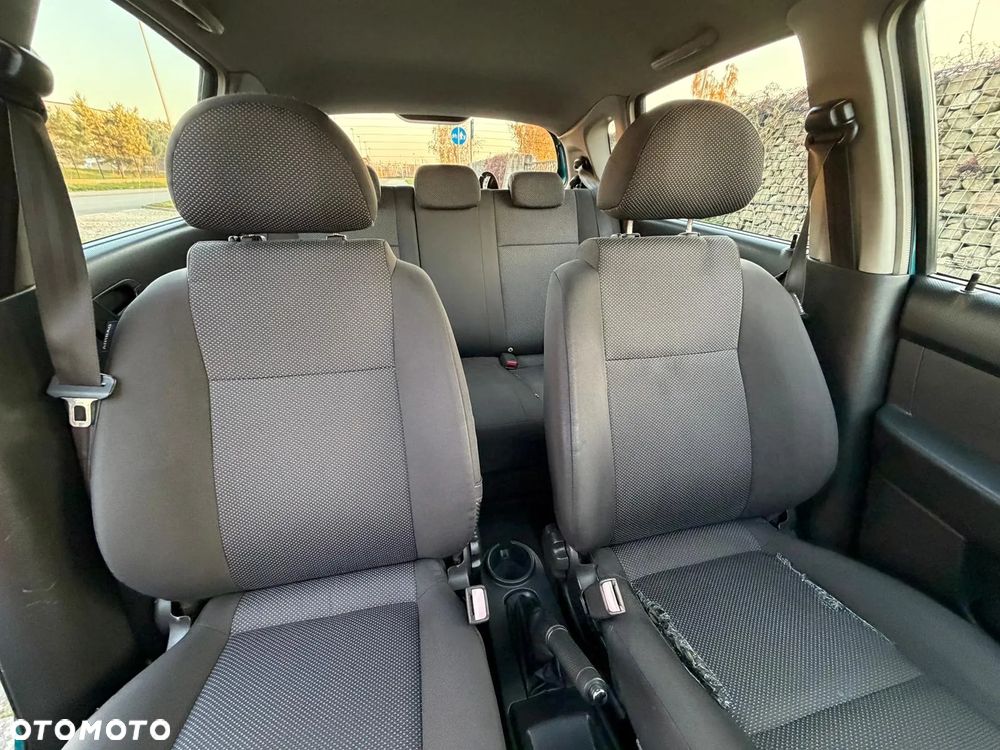 Chevrolet Aveo 1.2 16V Base - 26