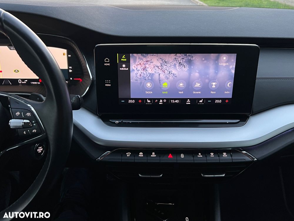 Skoda Octavia Combi 2.0 TDI DSG Clever - 16