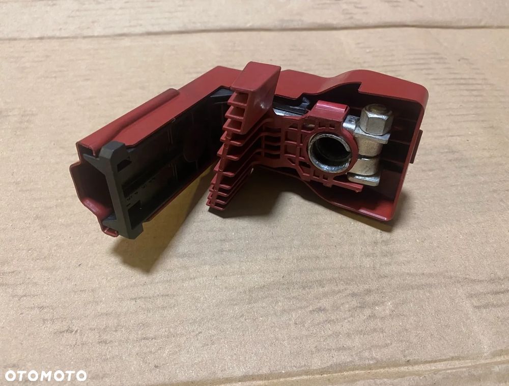 Osłona klemy klema akumulatora Toyota Yaris III lift 2019r. OE - 2