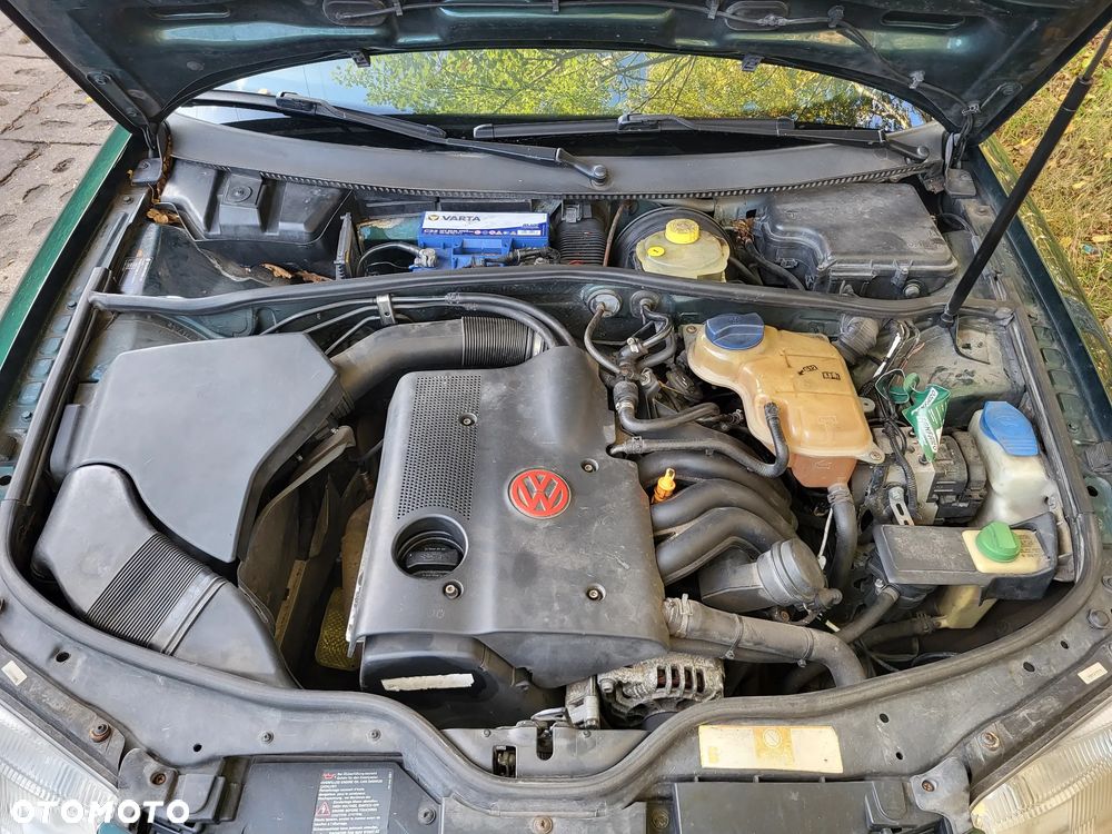 Volkswagen Passat 1.6 - 19