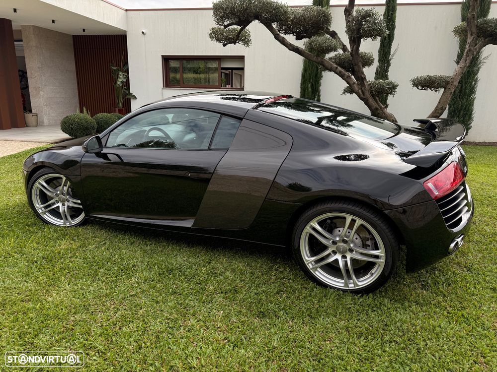 Audi R8 Coupé 4.2 FSi V8 quattro - 27