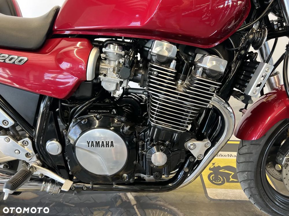 Yamaha XJR - 26