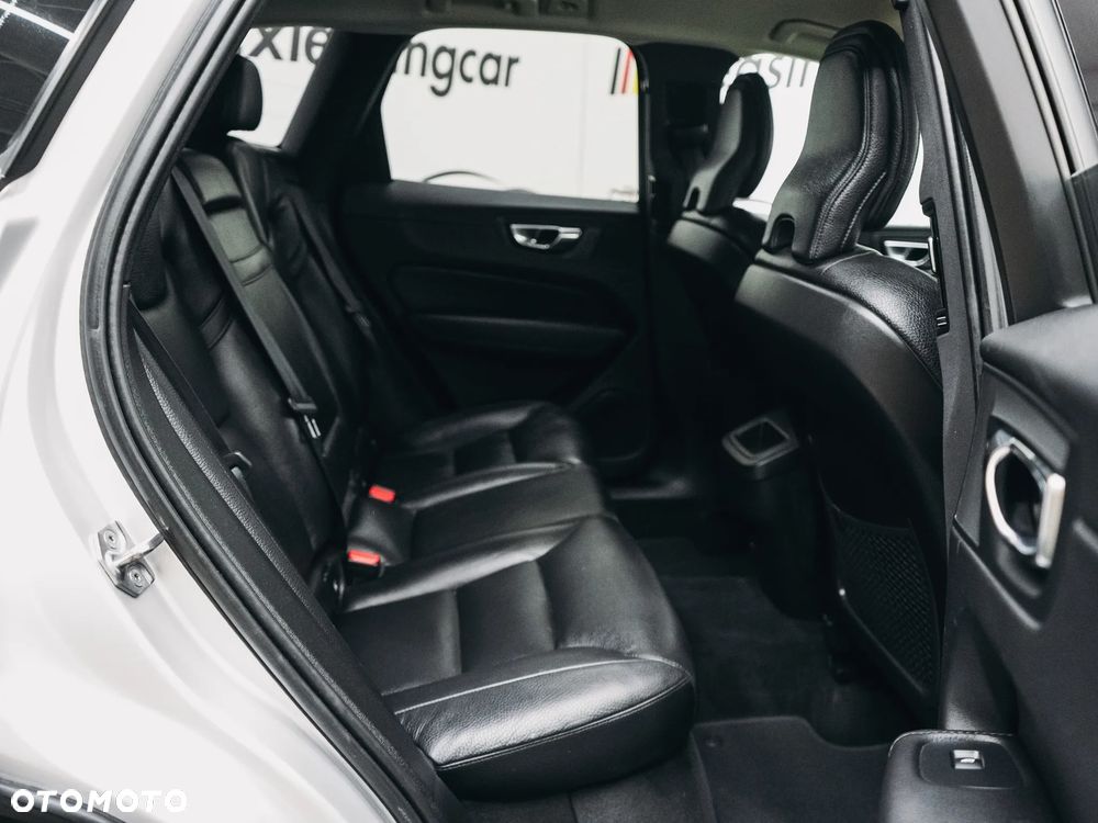 Volvo XC 60 B4 D Geartronic Momentum - 30