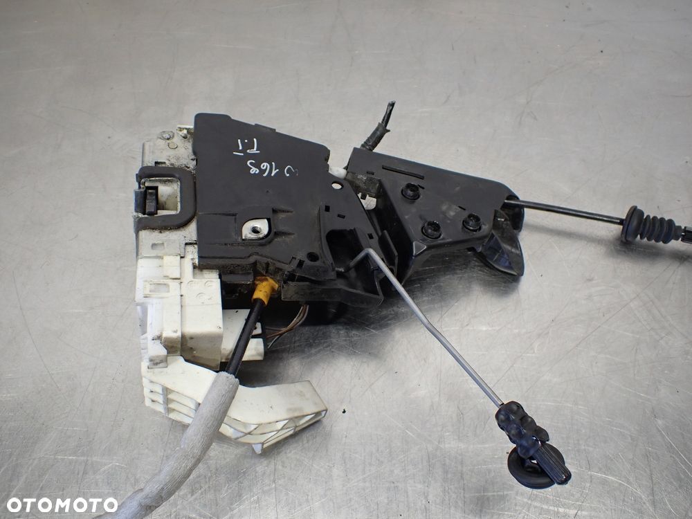 ZAMEK PRAWY TYŁ DRZWI MERCEDES W169 A200 A1697300635 - 2