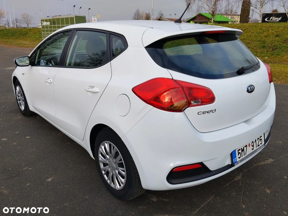 Kia Ceed - 4