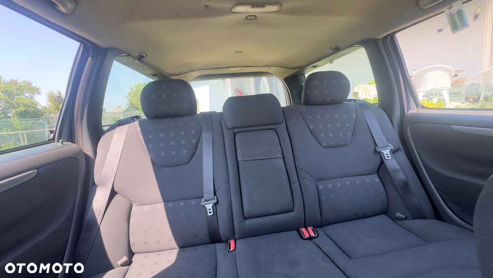 Volvo V70 2.4 D5 AWD - 6