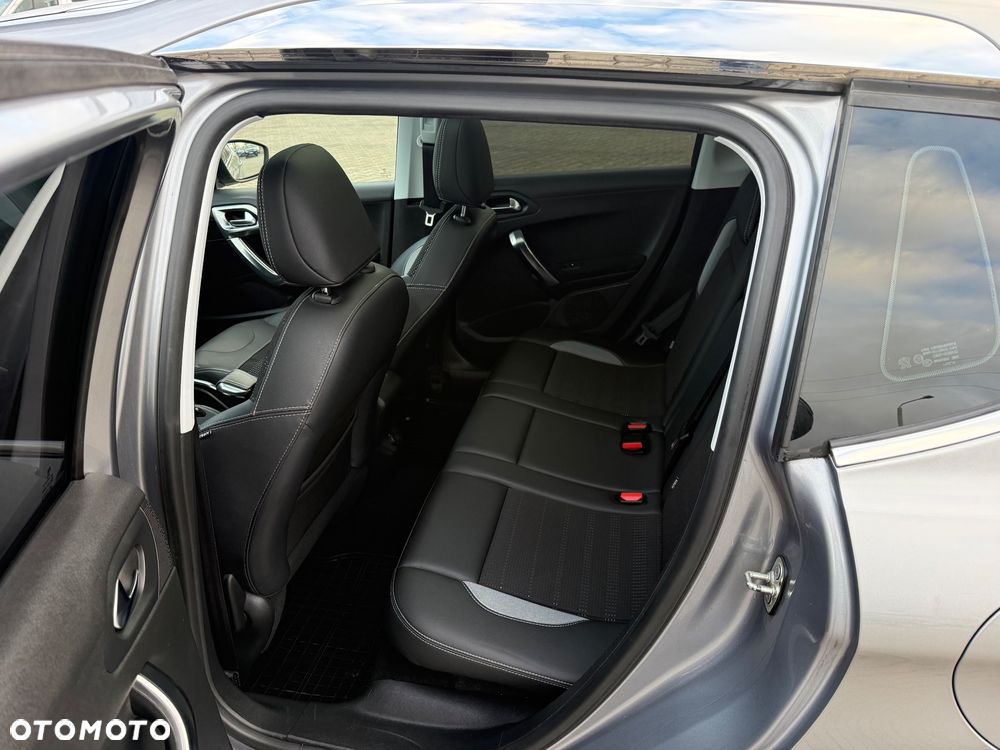 Peugeot 2008 120 VTI Allure - 21
