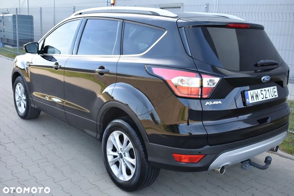 Ford Kuga 2.0 TDCi 2x4 Titanium - 4