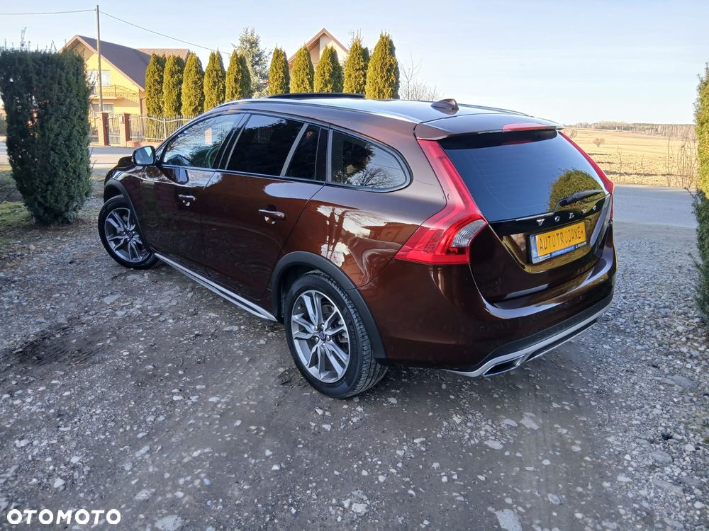 Volvo V60 Cross Country D3 Summum - 4